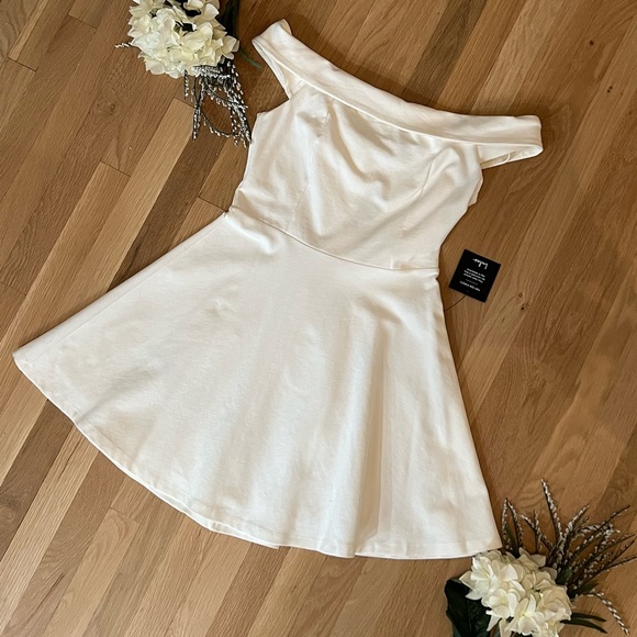 Lulus Dresses & Skirts - Little White Dress- off the shoulder